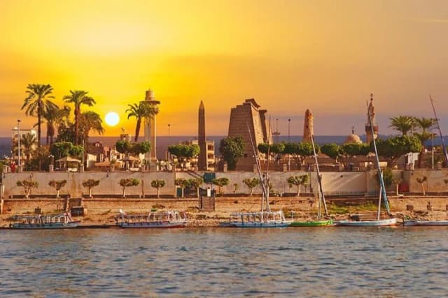 Luxor Hot Air Balloon Premium Minibus Tour – 1 Day & 1 Night - Photo 9