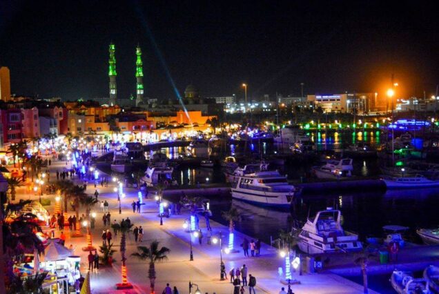 City Tour: Landmarks, Culture & Local Life